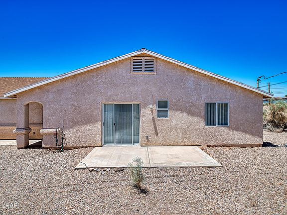 4th image of 3315 Arapaho Dr
