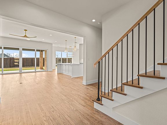 5th image of 8424 Witt St