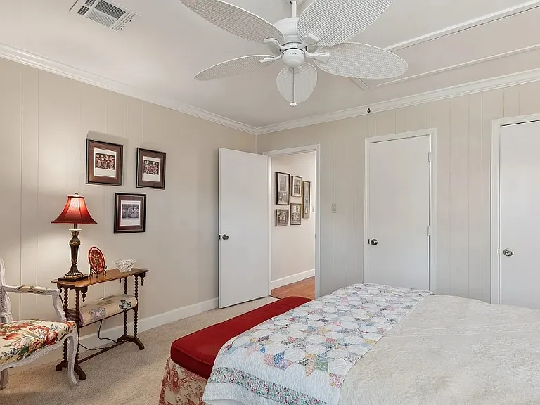 1001 S Oneida St #1B — Photo 4