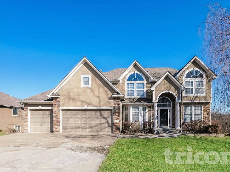 1st image of 2633 SW Carlton Dr