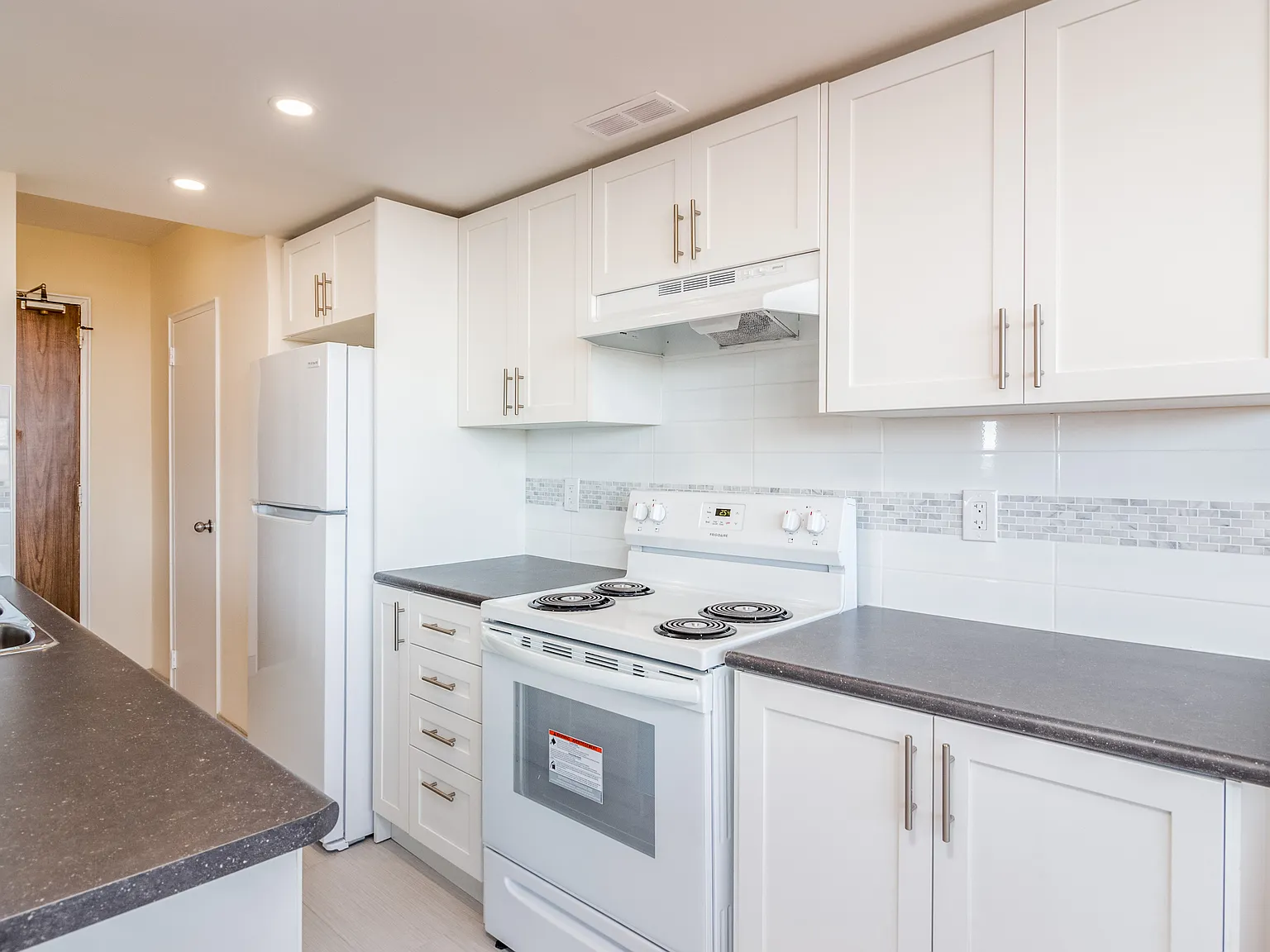55 Oakmount Rd — Photo 1