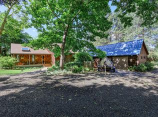 735 Old Ferry Rd, Shady Cove, OR 97539