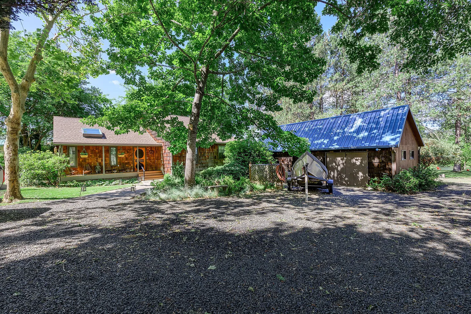 735 Old Ferry Rd photo 1