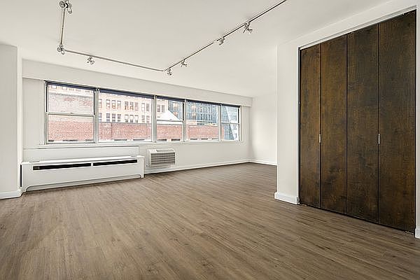 1st image of 430 W 34th St APT 10-K