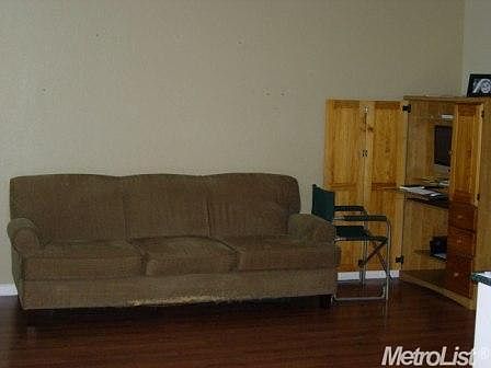 3rd image of 34 Crystal Hill Ct