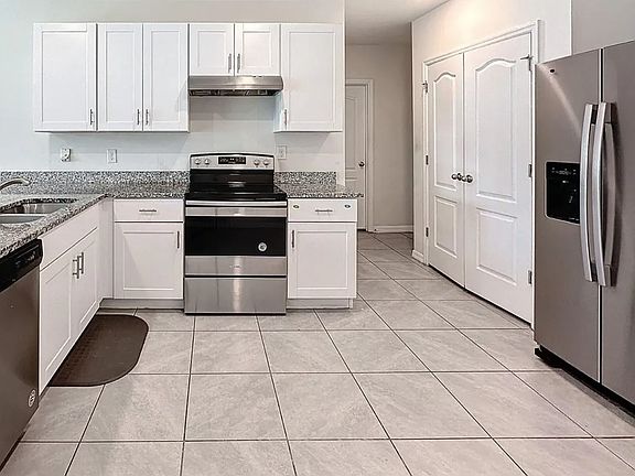 3rd image of 3310 Summerdale Way