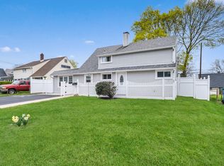 64 Granite Rd, Levittown, PA 19057