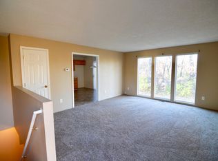 7448 N Hunter Ct, Kansas City, MO 64158