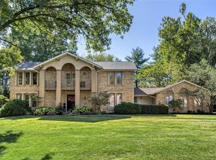 12130 Ladue Heights Dr, Saint Louis, MO 63141