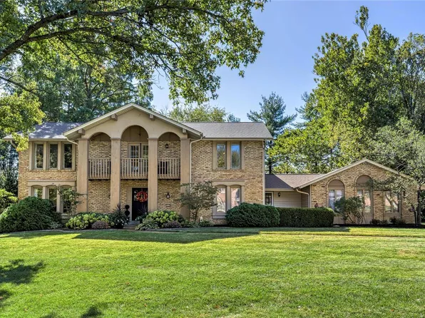 12130 Ladue Heights Dr, Saint Louis, MO 63141