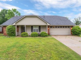 7018 Red Bud Dr, Fort Smith, AR 72916