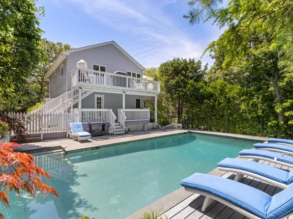68 Long Beach Ln, Sag Harbor, NY 11963