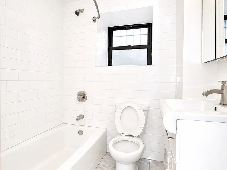 353 Amsterdam Ave #2 — Photo 16