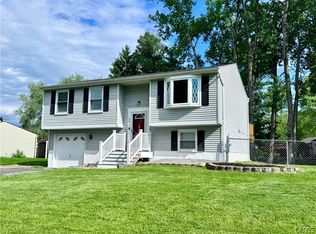 8142 Scotia Ln, Liverpool, NY 13090