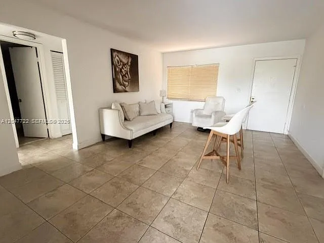 8700 SW 133rd Avenue Rd #302 — Photo 2