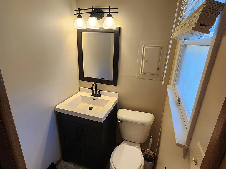 303 Michigan Ave #B — Photo 7