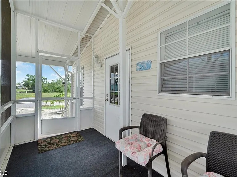 701 Coral Dr — Photo 36
