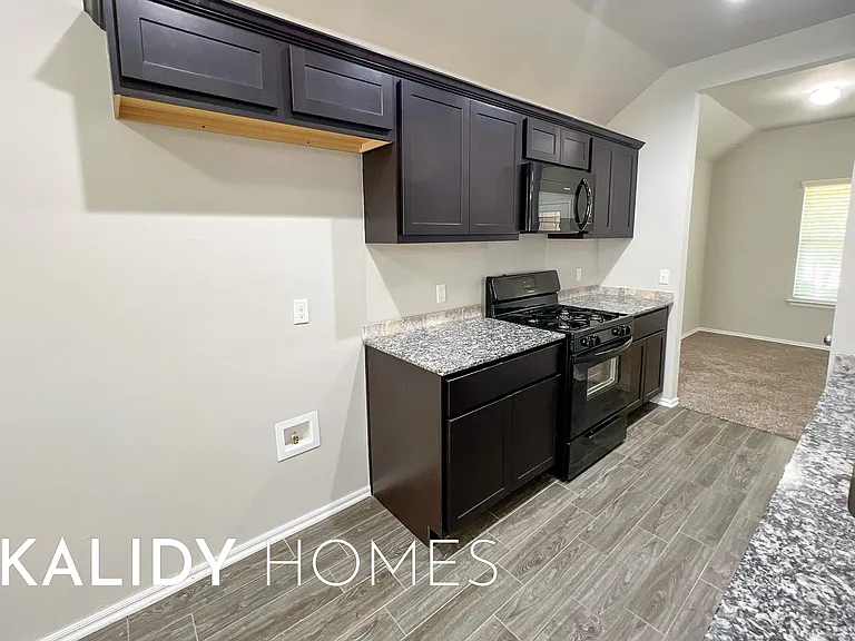 412 Nathan Way — Photo 10