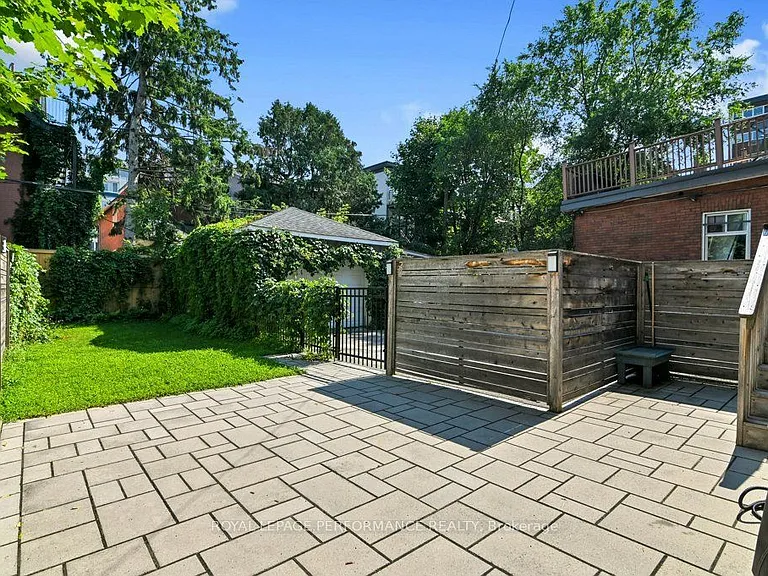 168 Stewart St W — Photo 33