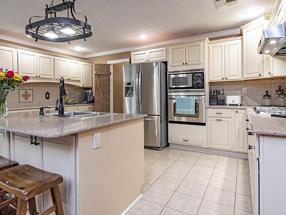 5th image of 210 N William Dr