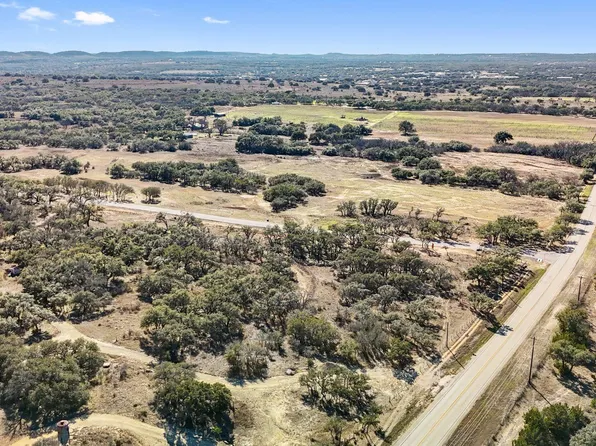 1422 Rm 2766, Johnson City, TX 78636