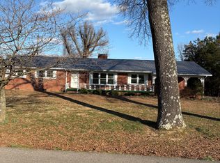 995 Walnut Hill Rd, Bells, TN 38006