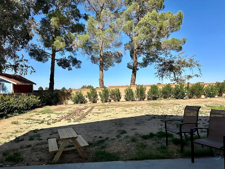 749 E Avenue J9 — Photo 30