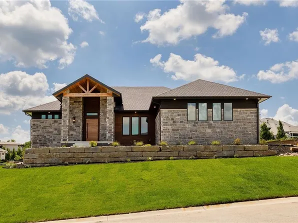 9410 Deer Run St, Lenexa, KS 66220