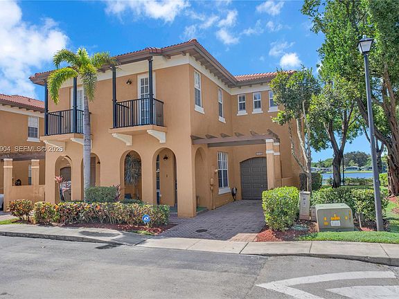 2nd image of 6893 Julia Gardens Dr