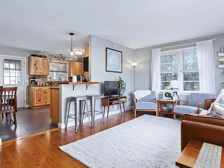 1002 Shakespeare Ave — Photo 9