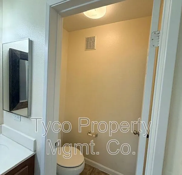 2709 Apricot Ct — Photo 10