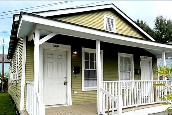 2nd image of 1004 Newton St