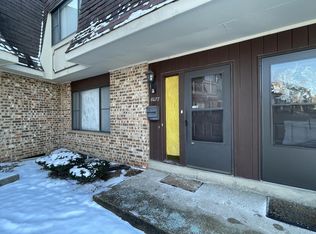 6077 W Calumet Rd, Milwaukee, WI 53223