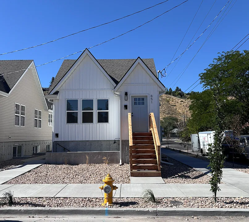 651 N Johnson Ave