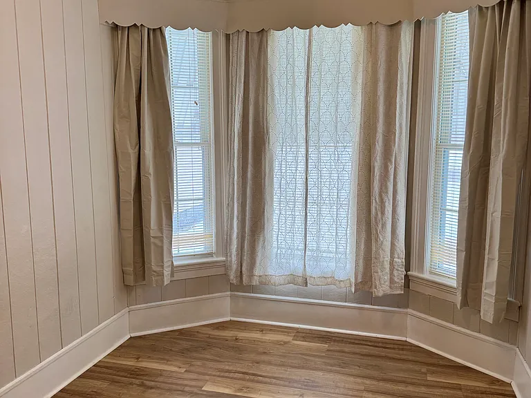 220 Elm St — Photo 9