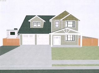 2242 Laura Ln, North Bend, OR 97459