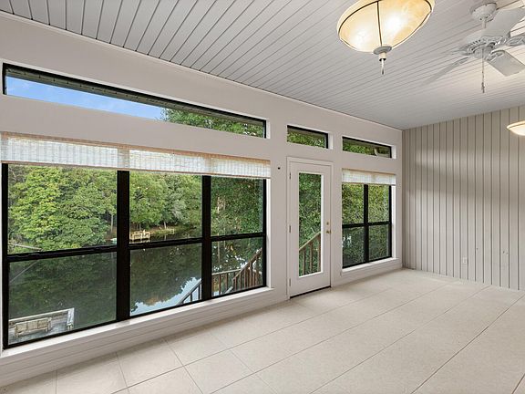 3rd image of 629 Carr Dr