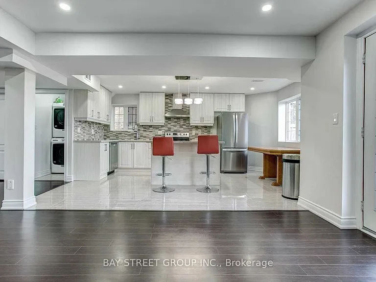 17 Lady Karen Cres #LOWER — Photo 9
