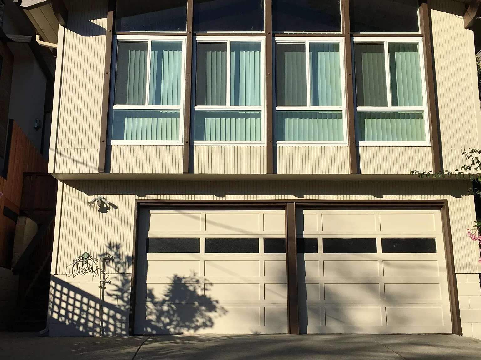 42 Roslyn Ave — Photo 2
