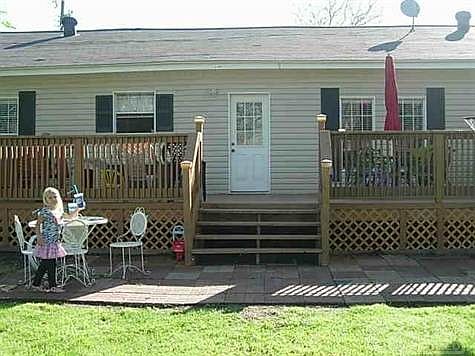 3rd image of 504 N Live Oak Ave