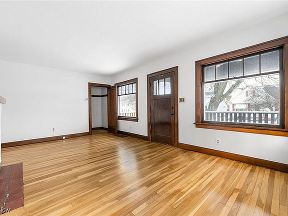 3rd image of 11020 Wadsworth Ave