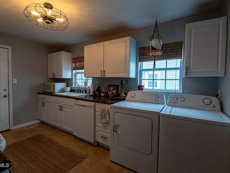 1133 Fair Dr — Photo 36