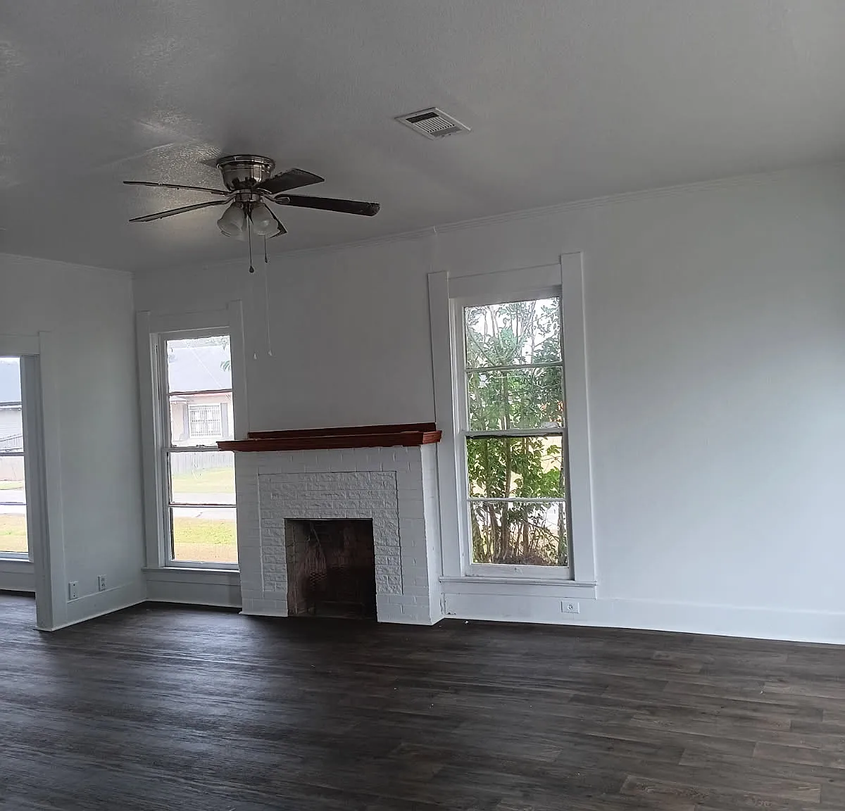 3 bed, 2193 sqft, $1,600 — Photo 1