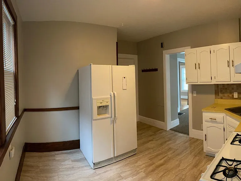 147 Vassar St — Photo 8