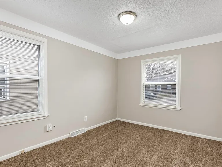 8477 Prospect Ave — Photo 5