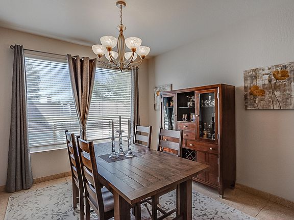 4th image of 1019 E Blackhawk Dr