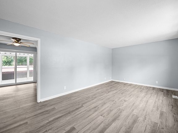 5th image of 403 Louise Ln