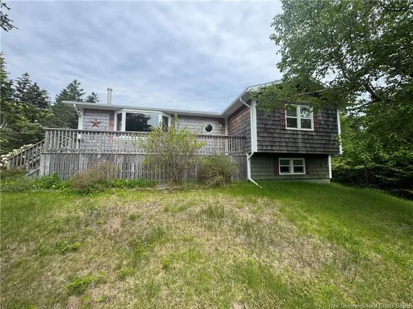 208 Whistle Rd, Grand Manan, NB E5G 1B5