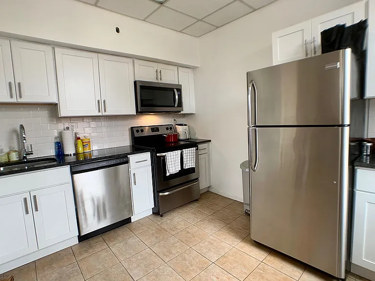 939 Washington St #C1 — Photo 2