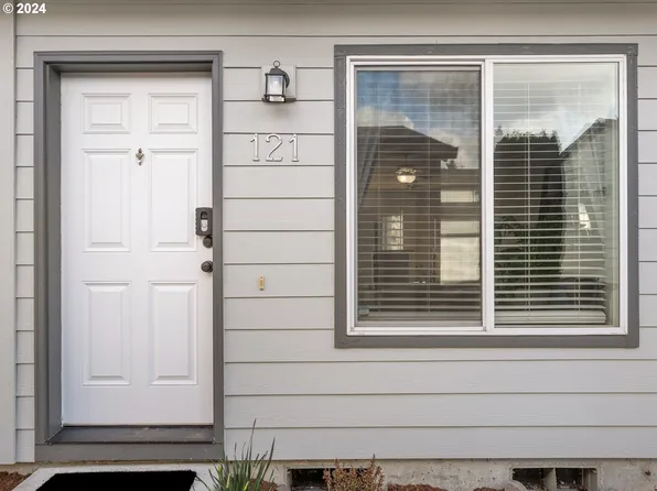4000 NE 109th Ave #V121, Vancouver, WA 98682